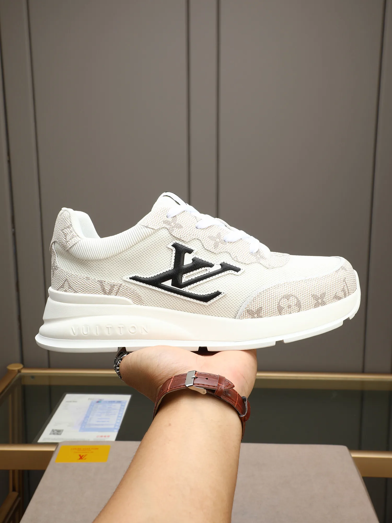 Men's shoes 💰460 Brand: LOUIS VUITTON Louis Vuitton LV Size: 38 39 40 41 42 43 44 (45 customized) Fabric: original cowhide cowhide 🔸Inside of: mesh 🔺Sole: counter foam outsole